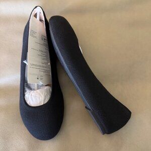 Women's Breathable Knit Ballet Flat with Round toes and Cushioned - NWT
